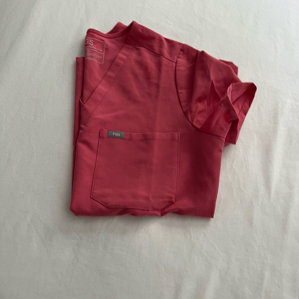 EUC Figs Scrub Set. *Limited Edition Color/ Dusty Rose* (Will not separate) - Picture 2 of 6